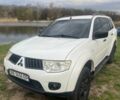 Белый Мицубиси Паджеро Спорт, объемом двигателя 2.5 л и пробегом 300 тыс. км за 11573 $, фото 3 на Automoto.ua