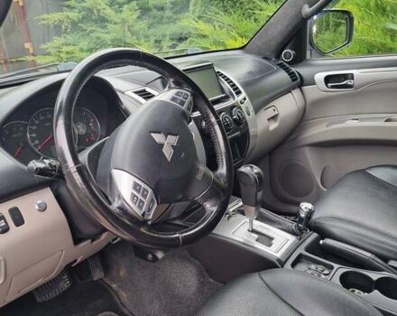 Міцубісі Паджеро Спорт 2011 у Одесі на Automoto.ua Білий Міцубісі Паджеро Спорт, об'ємом двигуна 2.48 л та пробігом 187 тис. км за 13500 $, фото 10 на Automoto.ua