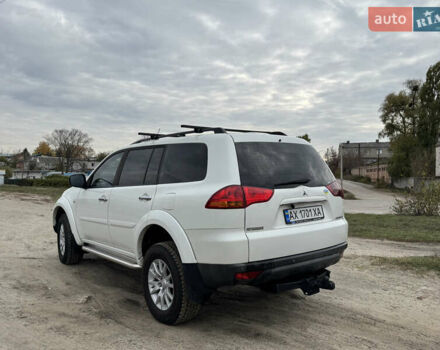 Мицубиси Паджеро Спорт 2011 в Харькове на Automoto.ua Белый Мицубиси Паджеро Спорт, объемом двигателя 2.48 л и пробегом 174 тыс. км за 15250 $, фото 6 на Automoto.ua