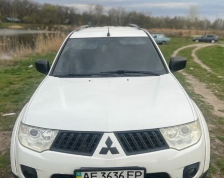 Белый Мицубиси Паджеро Спорт, объемом двигателя 2.5 л и пробегом 300 тыс. км за 11573 $, фото 4 на Automoto.ua
