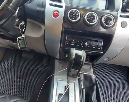 Білий Міцубісі Паджеро Спорт, об'ємом двигуна 2.48 л та пробігом 200 тис. км за 11500 $, фото 34 на Automoto.ua