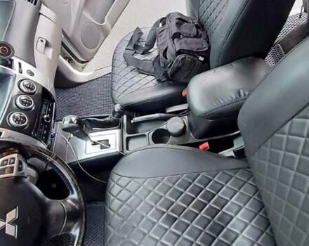 Білий Міцубісі Паджеро Спорт, об'ємом двигуна 2.48 л та пробігом 200 тис. км за 11500 $, фото 27 на Automoto.ua