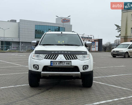 Білий Міцубісі Паджеро Спорт, об'ємом двигуна 2.48 л та пробігом 230 тис. км за 13500 $, фото 2 на Automoto.ua