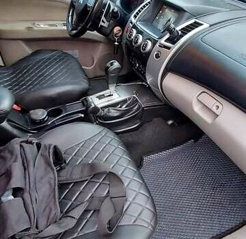 Білий Міцубісі Паджеро Спорт, об'ємом двигуна 2.48 л та пробігом 200 тис. км за 11500 $, фото 37 на Automoto.ua