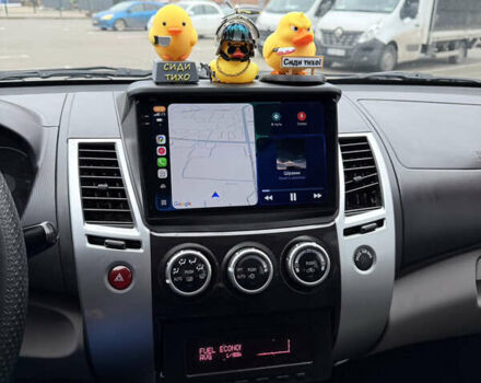 Білий Міцубісі Паджеро Спорт, об'ємом двигуна 2.48 л та пробігом 230 тис. км за 13500 $, фото 28 на Automoto.ua