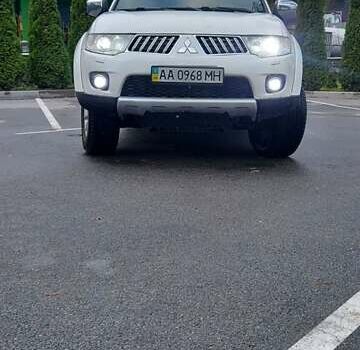 Білий Міцубісі Паджеро Спорт, об'ємом двигуна 2.48 л та пробігом 200 тис. км за 11500 $, фото 12 на Automoto.ua