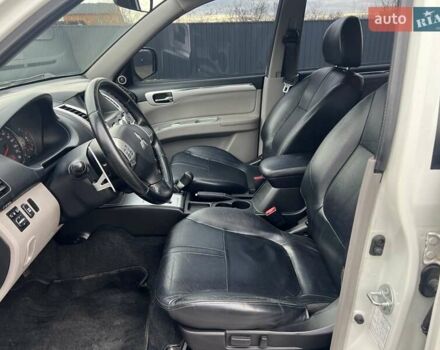 Білий Міцубісі Паджеро Спорт, об'ємом двигуна 2.5 л та пробігом 158 тис. км за 13200 $, фото 7 на Automoto.ua