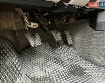 Білий Міцубісі Паджеро Спорт, об'ємом двигуна 2.48 л та пробігом 230 тис. км за 13500 $, фото 46 на Automoto.ua