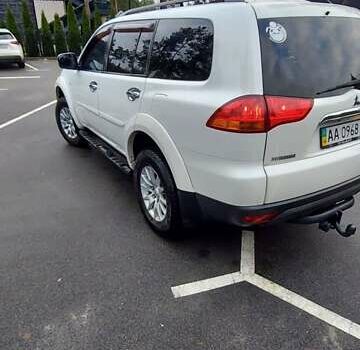 Білий Міцубісі Паджеро Спорт, об'ємом двигуна 2.48 л та пробігом 200 тис. км за 11500 $, фото 8 на Automoto.ua