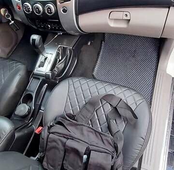 Білий Міцубісі Паджеро Спорт, об'ємом двигуна 2.48 л та пробігом 200 тис. км за 11500 $, фото 18 на Automoto.ua