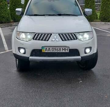 Білий Міцубісі Паджеро Спорт, об'ємом двигуна 2.48 л та пробігом 200 тис. км за 11500 $, фото 14 на Automoto.ua