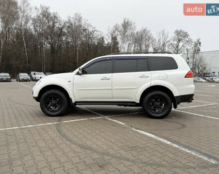 Білий Міцубісі Паджеро Спорт, об'ємом двигуна 2.48 л та пробігом 230 тис. км за 13500 $, фото 7 на Automoto.ua