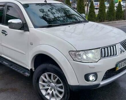 Білий Міцубісі Паджеро Спорт, об'ємом двигуна 2.48 л та пробігом 200 тис. км за 11500 $, фото 1 на Automoto.ua