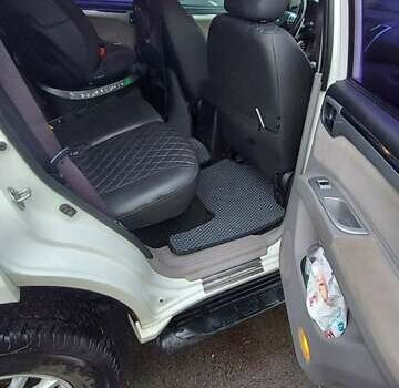 Білий Міцубісі Паджеро Спорт, об'ємом двигуна 2.48 л та пробігом 200 тис. км за 11500 $, фото 21 на Automoto.ua