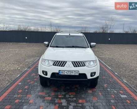 Білий Міцубісі Паджеро Спорт, об'ємом двигуна 2.48 л та пробігом 158 тис. км за 13000 $, фото 2 на Automoto.ua