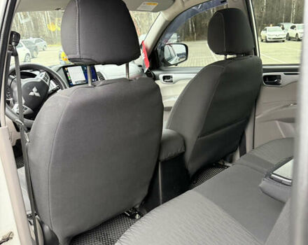 Білий Міцубісі Паджеро Спорт, об'ємом двигуна 2.48 л та пробігом 230 тис. км за 13500 $, фото 23 на Automoto.ua