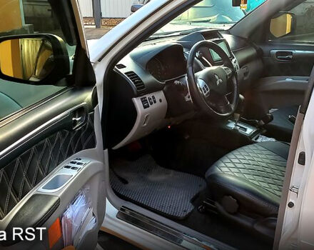 Белый Мицубиси Паджеро Спорт, объемом двигателя 2.5 л и пробегом 162 тыс. км за 16500 $, фото 2 на Automoto.ua