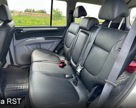 Білий Міцубісі Паджеро Спорт, об'ємом двигуна 2.5 л та пробігом 217 тис. км за 15000 $, фото 9 на Automoto.ua