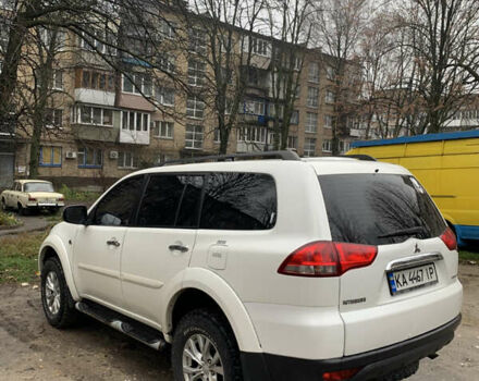 Білий Міцубісі Паджеро Спорт, об'ємом двигуна 2.48 л та пробігом 256 тис. км за 12600 $, фото 5 на Automoto.ua