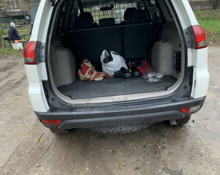 Білий Міцубісі Паджеро Спорт, об'ємом двигуна 2.48 л та пробігом 256 тис. км за 12600 $, фото 8 на Automoto.ua