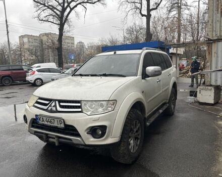 Белый Мицубиси Паджеро Спорт, объемом двигателя 2.5 л и пробегом 240 тыс. км за 8500 $, фото 2 на Automoto.ua
