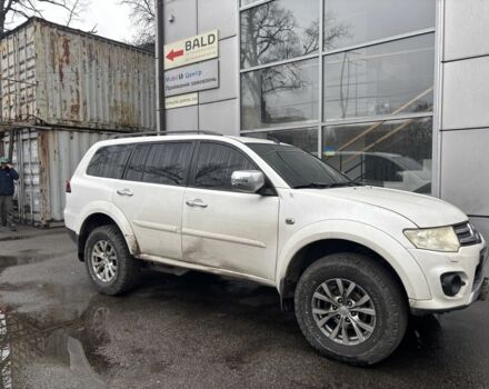 Белый Мицубиси Паджеро Спорт, объемом двигателя 2.5 л и пробегом 240 тыс. км за 8500 $, фото 3 на Automoto.ua