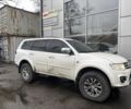 Белый Мицубиси Паджеро Спорт, объемом двигателя 2.5 л и пробегом 240 тыс. км за 8500 $, фото 3 на Automoto.ua
