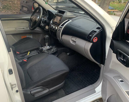 Белый Мицубиси Паджеро Спорт, объемом двигателя 2.48 л и пробегом 256 тыс. км за 12500 $, фото 10 на Automoto.ua