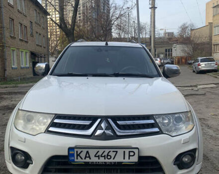 Белый Мицубиси Паджеро Спорт, объемом двигателя 2.48 л и пробегом 256 тыс. км за 12500 $, фото 1 на Automoto.ua