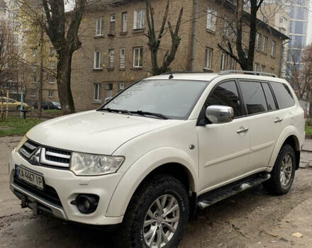 Білий Міцубісі Паджеро Спорт, об'ємом двигуна 2.48 л та пробігом 256 тис. км за 12600 $, фото 1 на Automoto.ua