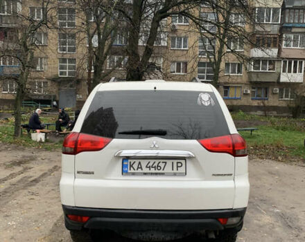 Білий Міцубісі Паджеро Спорт, об'ємом двигуна 2.48 л та пробігом 256 тис. км за 12600 $, фото 4 на Automoto.ua