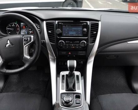 Белый Мицубиси Паджеро Спорт, объемом двигателя 2.44 л и пробегом 38 тыс. км за 26400 $, фото 29 на Automoto.ua