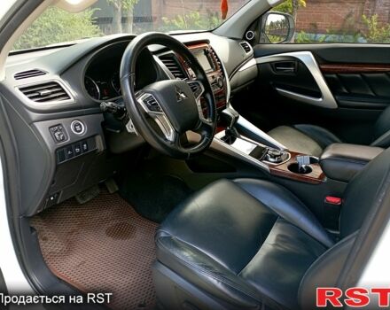 Белый Мицубиси Паджеро Спорт, объемом двигателя 2.4 л и пробегом 187 тыс. км за 24999 $, фото 4 на Automoto.ua