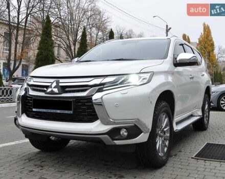 Белый Мицубиси Паджеро Спорт, объемом двигателя 2.44 л и пробегом 38 тыс. км за 26400 $, фото 1 на Automoto.ua