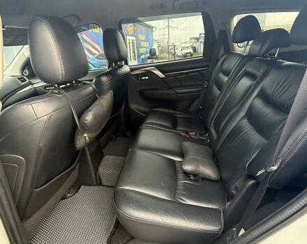 Белый Мицубиси Паджеро Спорт, объемом двигателя 2.4 л и пробегом 290 тыс. км за 16300 $, фото 7 на Automoto.ua