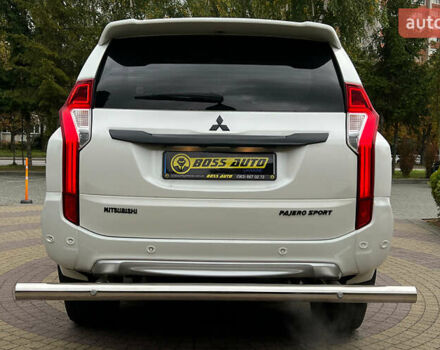 Мицубиси Паджеро Спорт 2017 в Львове на Automoto.ua Белый Мицубиси Паджеро Спорт, объемом двигателя 2.44 л и пробегом 190 тыс. км за 25500 $, фото 5 на Automoto.ua