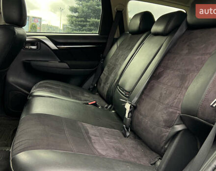 Мицубиси Паджеро Спорт 2017 в Львове на Automoto.ua Белый Мицубиси Паджеро Спорт, объемом двигателя 2.44 л и пробегом 190 тыс. км за 25500 $, фото 18 на Automoto.ua