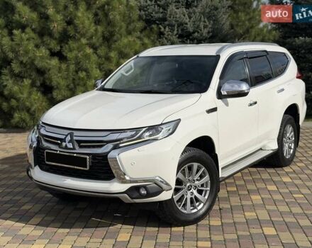 Білий Міцубісі Паджеро Спорт, об'ємом двигуна 2.44 л та пробігом 72 тис. км за 23900 $, фото 2 на Automoto.ua