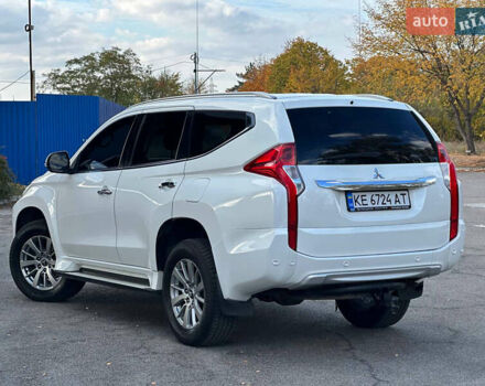 Білий Міцубісі Паджеро Спорт, об'ємом двигуна 2.44 л та пробігом 176 тис. км за 19900 $, фото 6 на Automoto.ua