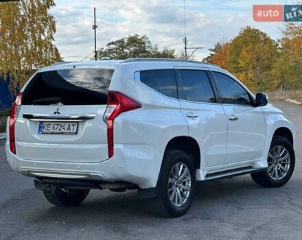 Білий Міцубісі Паджеро Спорт, об'ємом двигуна 2.44 л та пробігом 176 тис. км за 19900 $, фото 5 на Automoto.ua