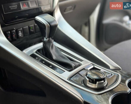 Білий Міцубісі Паджеро Спорт, об'ємом двигуна 2.44 л та пробігом 176 тис. км за 19900 $, фото 18 на Automoto.ua