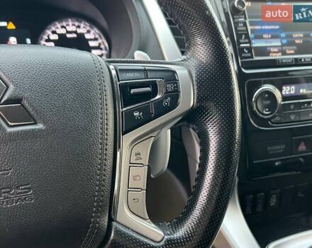 Білий Міцубісі Паджеро Спорт, об'ємом двигуна 2.44 л та пробігом 206 тис. км за 22000 $, фото 15 на Automoto.ua