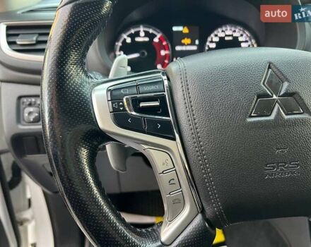 Білий Міцубісі Паджеро Спорт, об'ємом двигуна 2.44 л та пробігом 206 тис. км за 22000 $, фото 14 на Automoto.ua