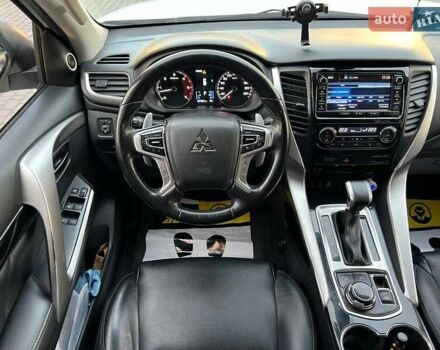 Білий Міцубісі Паджеро Спорт, об'ємом двигуна 2.44 л та пробігом 206 тис. км за 22000 $, фото 10 на Automoto.ua