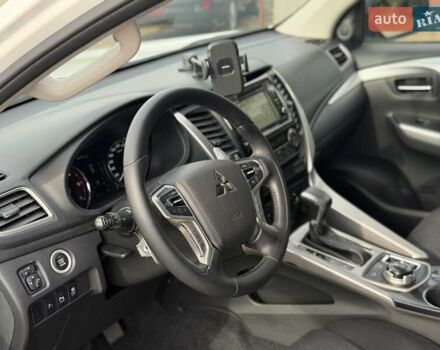Білий Міцубісі Паджеро Спорт, об'ємом двигуна 2.44 л та пробігом 72 тис. км за 23900 $, фото 20 на Automoto.ua