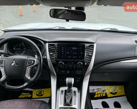 Мицубиси Паджеро Спорт 2017 в Львове на Automoto.ua Белый Мицубиси Паджеро Спорт, объемом двигателя 2.44 л и пробегом 190 тыс. км за 25500 $, фото 10 на Automoto.ua