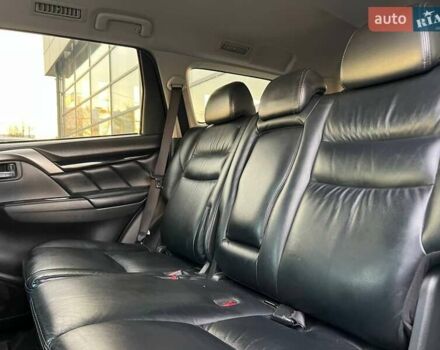 Білий Міцубісі Паджеро Спорт, об'ємом двигуна 2.44 л та пробігом 206 тис. км за 22000 $, фото 17 на Automoto.ua