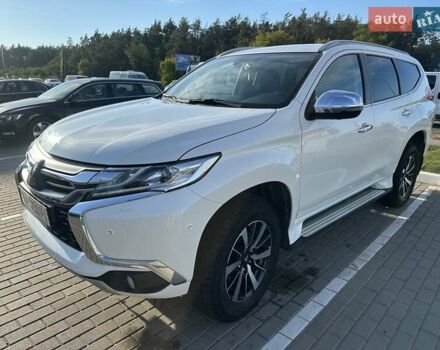 Білий Міцубісі Паджеро Спорт, об'ємом двигуна 2.44 л та пробігом 166 тис. км за 26500 $, фото 6 на Automoto.ua