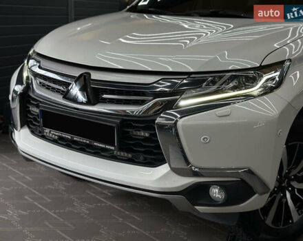 Білий Міцубісі Паджеро Спорт, об'ємом двигуна 2.44 л та пробігом 168 тис. км за 28999 $, фото 3 на Automoto.ua