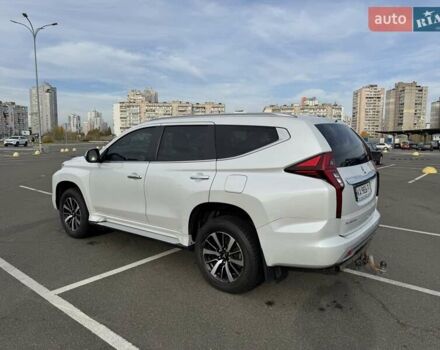 Белый Мицубиси Паджеро Спорт, объемом двигателя 2.44 л и пробегом 21 тыс. км за 32000 $, фото 2 на Automoto.ua